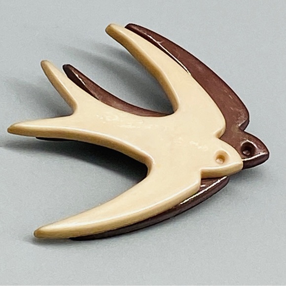 Vintage Celluloid Love Birds Swallows Brooch Pin - Picture 1 of 14